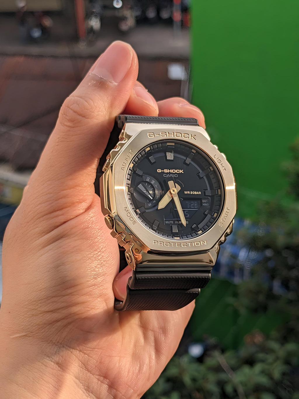 GM-2100 GOLD BLACK DIAL METAL BODY