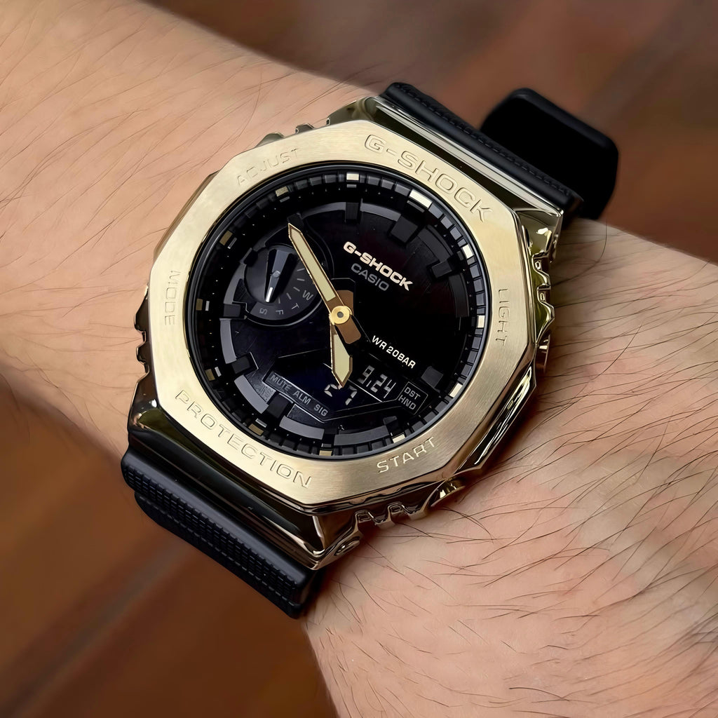 GM-2100 GOLD BLACK DIAL METAL BODY