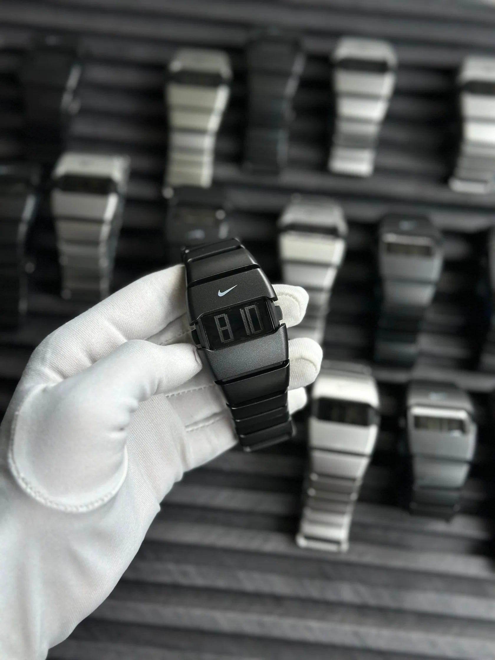 Nike D-Line シルバー Nike D Line Watch: Futuristic Design and Technology